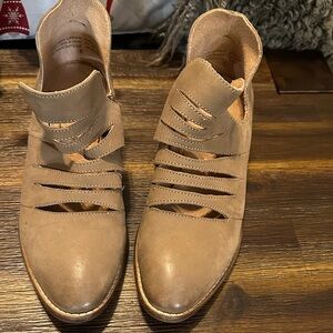 Seychelles Tan Women's Cut-Out Ankle Booties